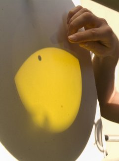 Blick auf den Projektionsschirm mit Hinweis auf den Schatten der Venus